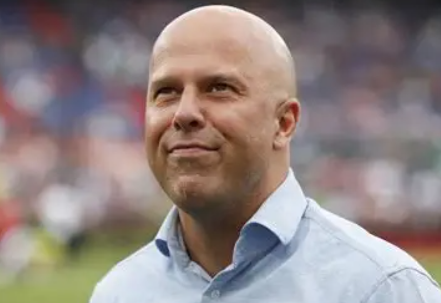 曼聯(lián)客勝利物浦后：阿莫林回應斯洛特“大巴”質(zhì)疑