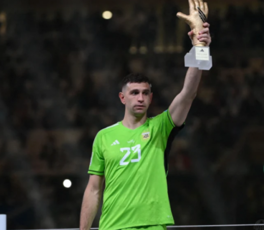 英超賽場：維拉力克曼城，馬丁內(nèi)斯豪情抒懷