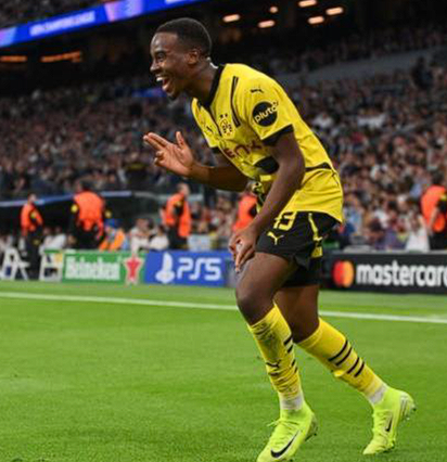 聯(lián)賽杯激戰(zhàn)：吉滕斯閃耀，切爾西險(xiǎn)勝狼隊(duì)