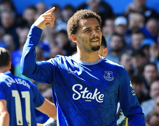 埃弗頓擬續(xù)約恩迪亞耶：獎(jiǎng)勵(lì)出色表現(xiàn)，著眼未來(lái)布局