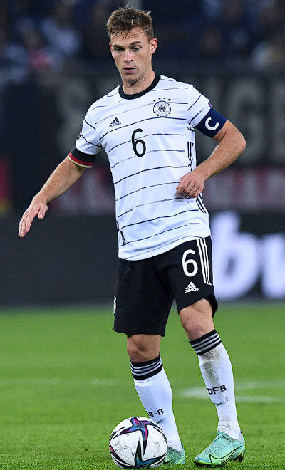 基米希評(píng)拜仁勝勒沃庫(kù)森：上半場(chǎng)佳，下半場(chǎng)紀(jì)律待提升