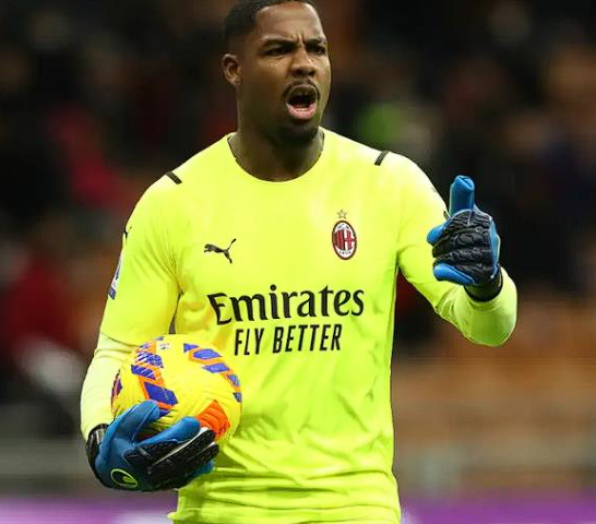 米蘭與邁尼昂續(xù)約僵局：現(xiàn)狀、過往與未來走向