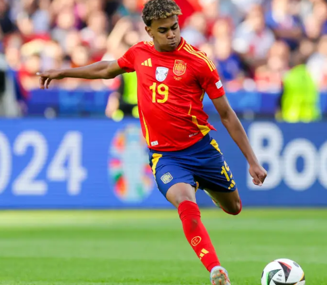 弗里克賽前新聞發(fā)布會：剖析布魯日威脅與巴薩備戰(zhàn)情況