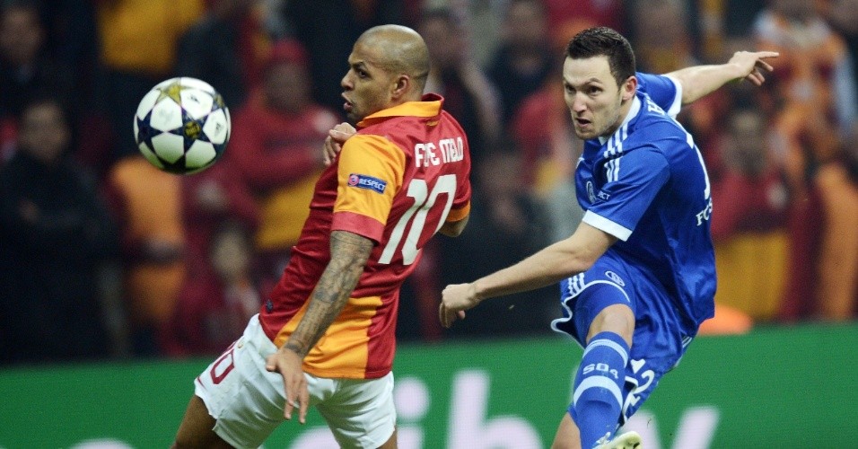 傳控狂潮VS鐵血反擊，阿賈克斯主場(chǎng)誓守三分