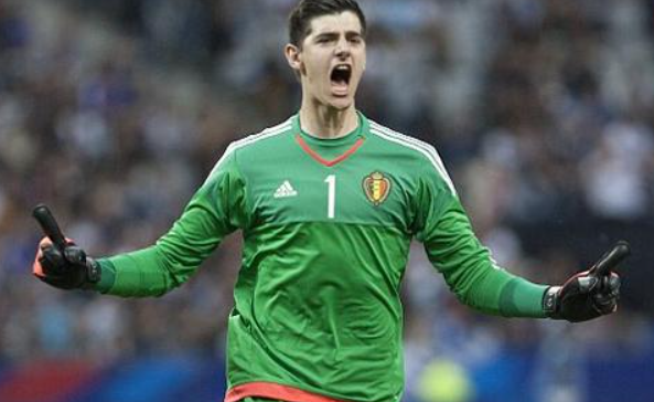 庫爾圖瓦歐冠高光：以“嘆息之墻”之姿捍衛(wèi)<a  style='color: blue;'>皇馬</a>尊嚴