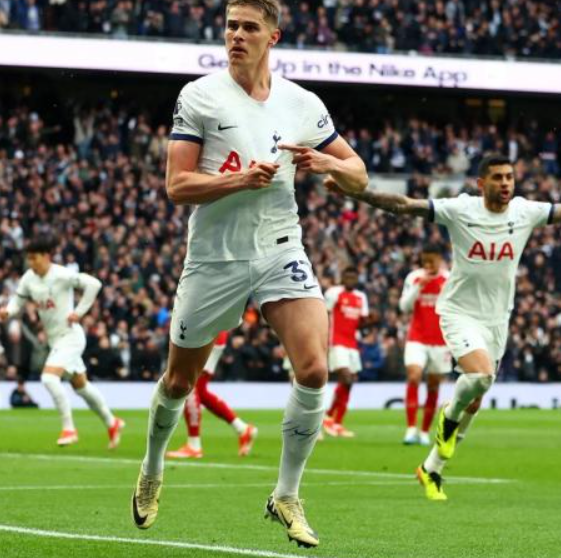 熱刺擬續(xù)約范德芬：認(rèn)可中衛(wèi)組合，延長合同并大幅加薪