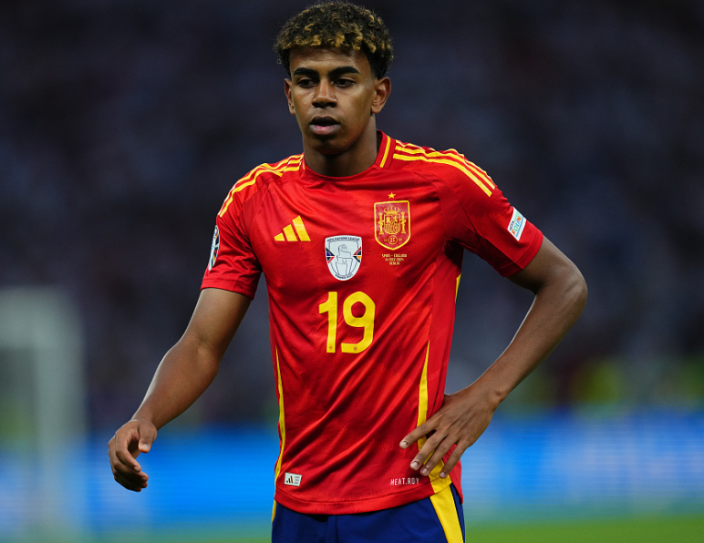 歐冠賽場：亞馬爾破門難挽敗局，進(jìn)球紀(jì)錄再創(chuàng)新高