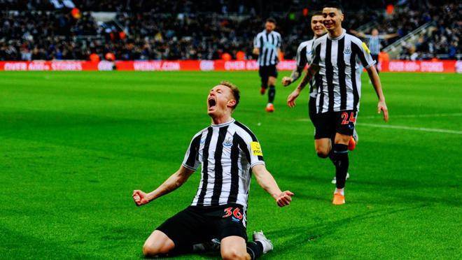 紐卡歐冠征途：在“死亡之組”中逆風翱翔