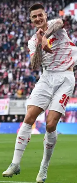 曼聯鋒線動態(tài)：舍什科傷情與非洲杯球員去留分析