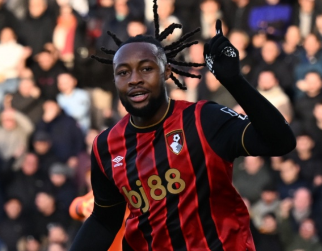 曼聯(lián)引援塞梅尼奧：堅(jiān)守薪資結(jié)構(gòu)，競(jìng)爭(zhēng)態(tài)勢(shì)復(fù)雜